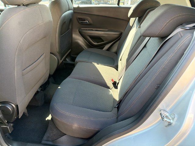 Used 2017 Chevrolet Trax LS AWD/4WD image 32