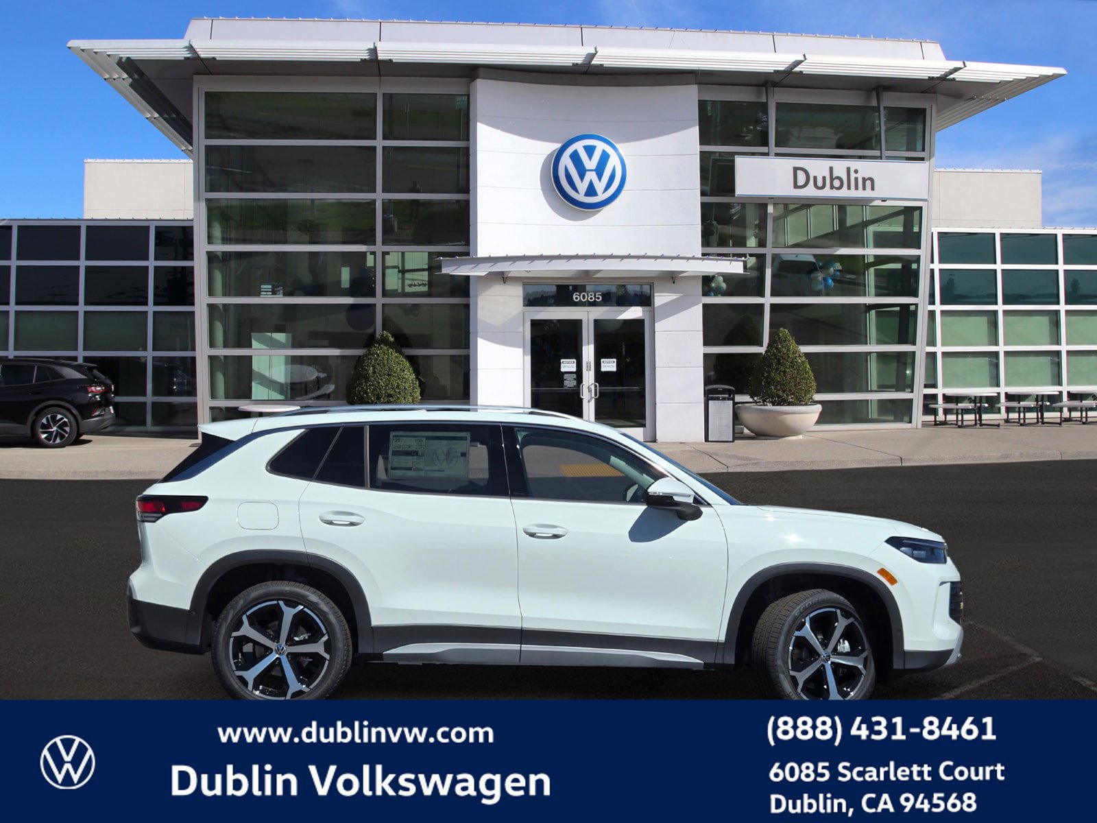 New 2026 Volkswagen Tiguan SE AWD/4WD image 3
