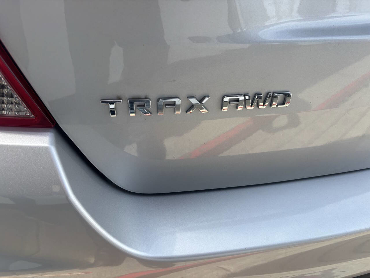 Used 2018 Chevrolet Trax LS AWD/4WD image 19