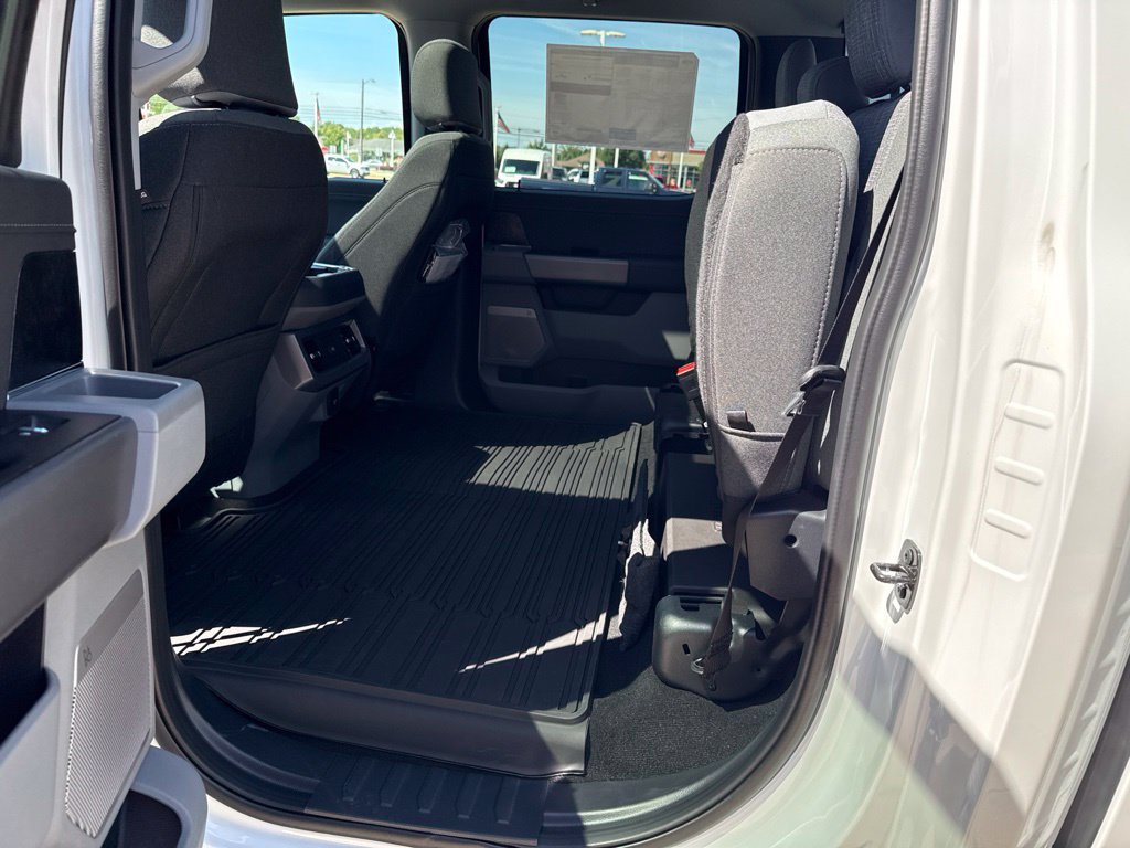 New 2026 Ford F350 XLT w/ XLT Premium Package AWD/4WD image 11