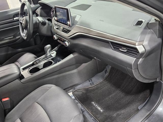 Used 2024 Nissan Altima 2.5 SV FWD image 19