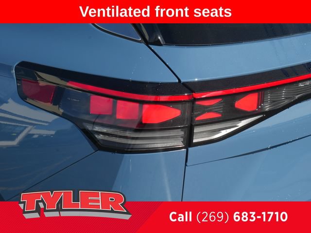 Used 2025 Volkswagen Tiguan SEL R-Line AWD/4WD image 13