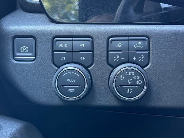 Used 2025 Chevrolet Silverado 1500 LT Trail Boss w/ LT Trail Boss Premium Package image 14