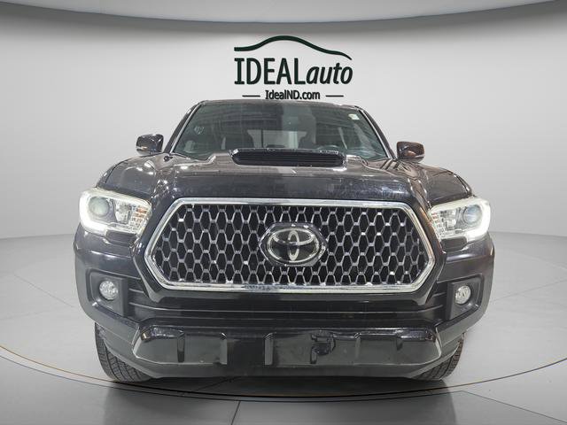 Used 2018 Toyota Tacoma TRD Sport image 9
