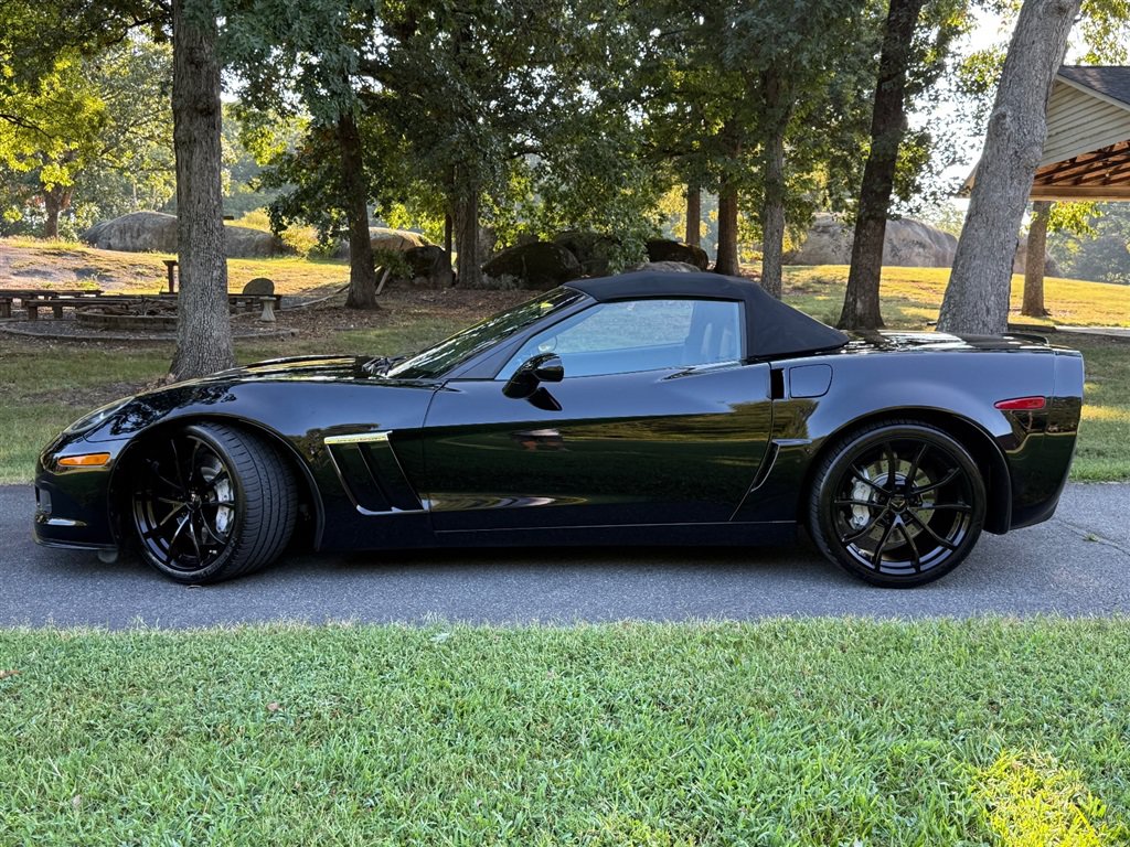 Used 2010 Chevrolet Corvette Grand Sport w/ Preferred Equipment Group RWD image 4