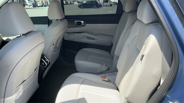 Used 2025 Kia Sorento SX image 36