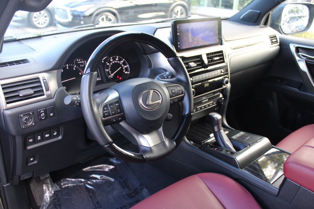 Used 2023 Lexus GX 460 Premium w/ Premium Package image 4