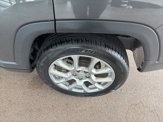 Certified 2024 Jeep Compass Latitude AWD/4WD image 10