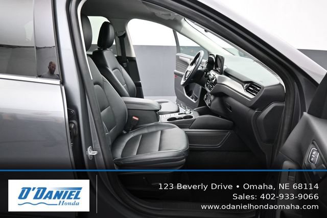 Used 2022 Ford Escape Titanium AWD/4WD image 40