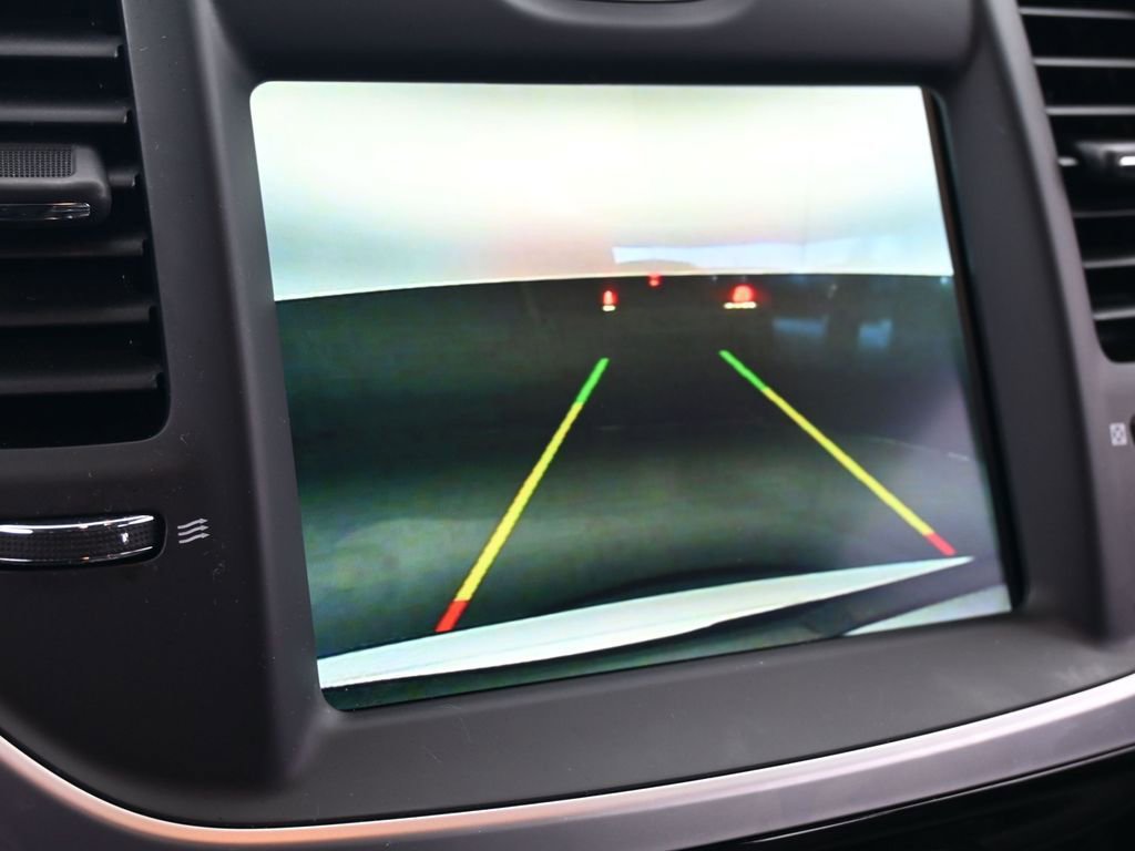 Used 2023 Chrysler 300 Touring L image 16