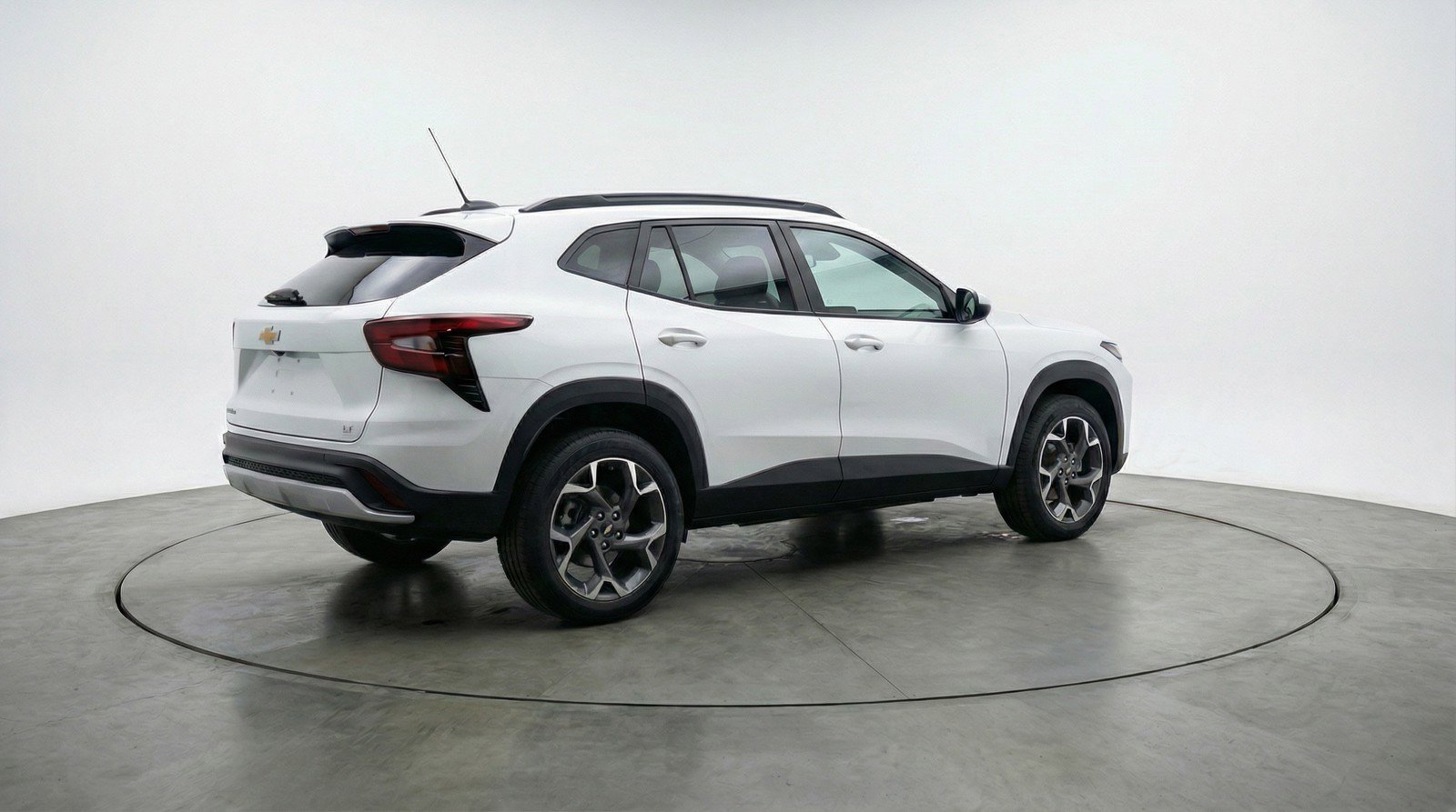 Used 2025 Chevrolet Trax LT w/ LT Convenience Package image 9