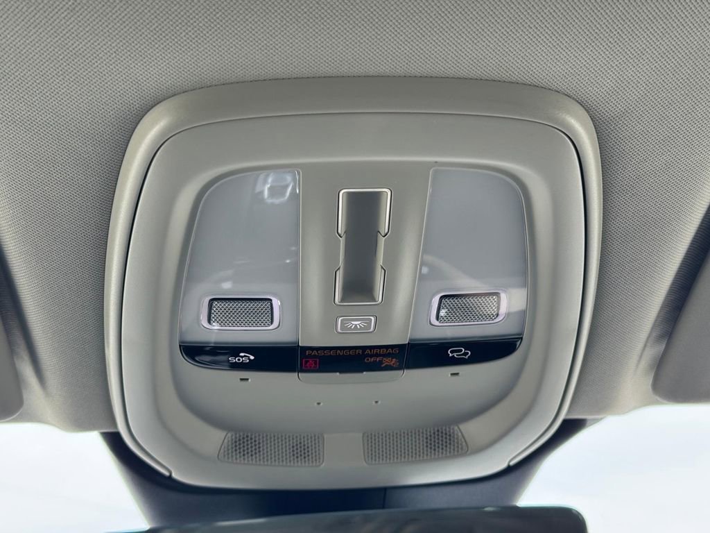 Certified 2026 Volvo XC60 B5 Plus w/ Protection Package Premier image 15