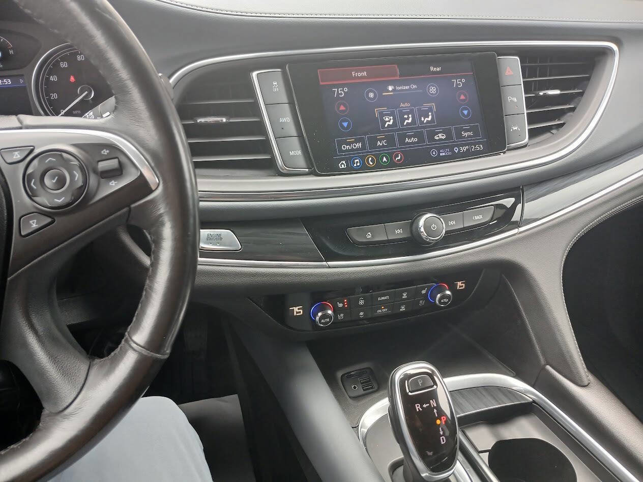 Used 2020 Buick Enclave Premium w/ Surround and Sites Package image 19