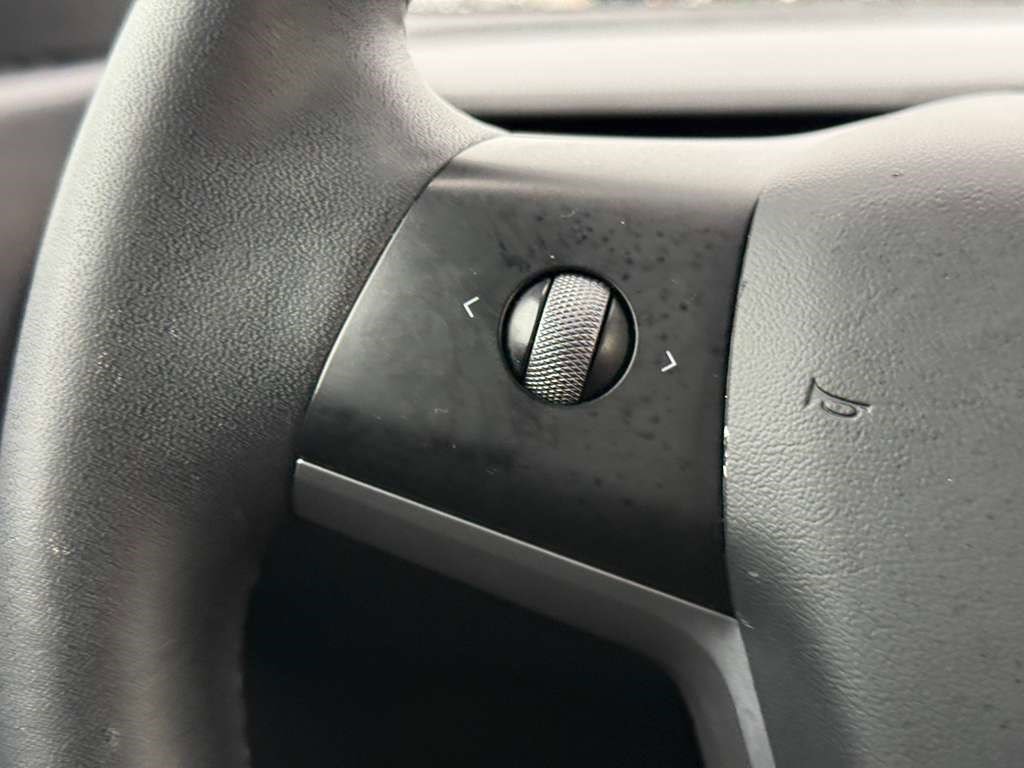 Used 2021 Tesla Model Y Long Range image 21