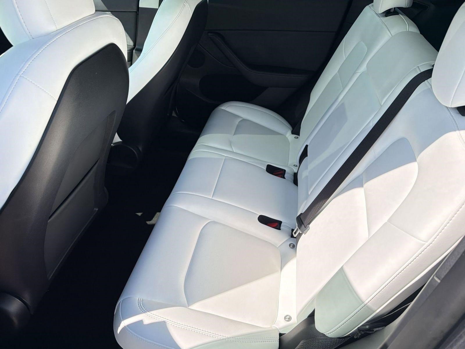 Used 2022 Tesla Model Y Performance image 15