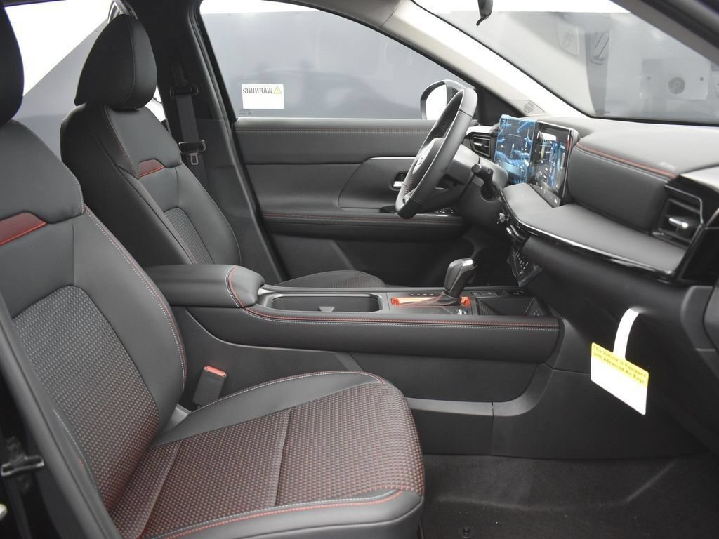 New 2026 Nissan Kicks SR FWD image 23