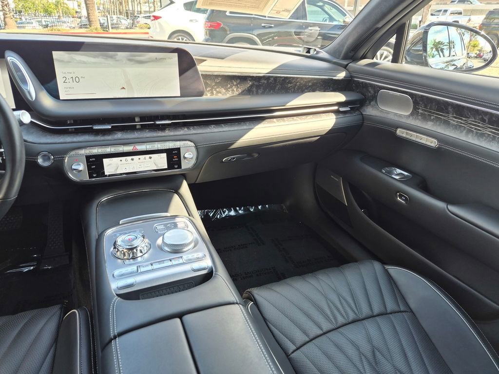 Used 2023 Genesis G90 3.5T image 31