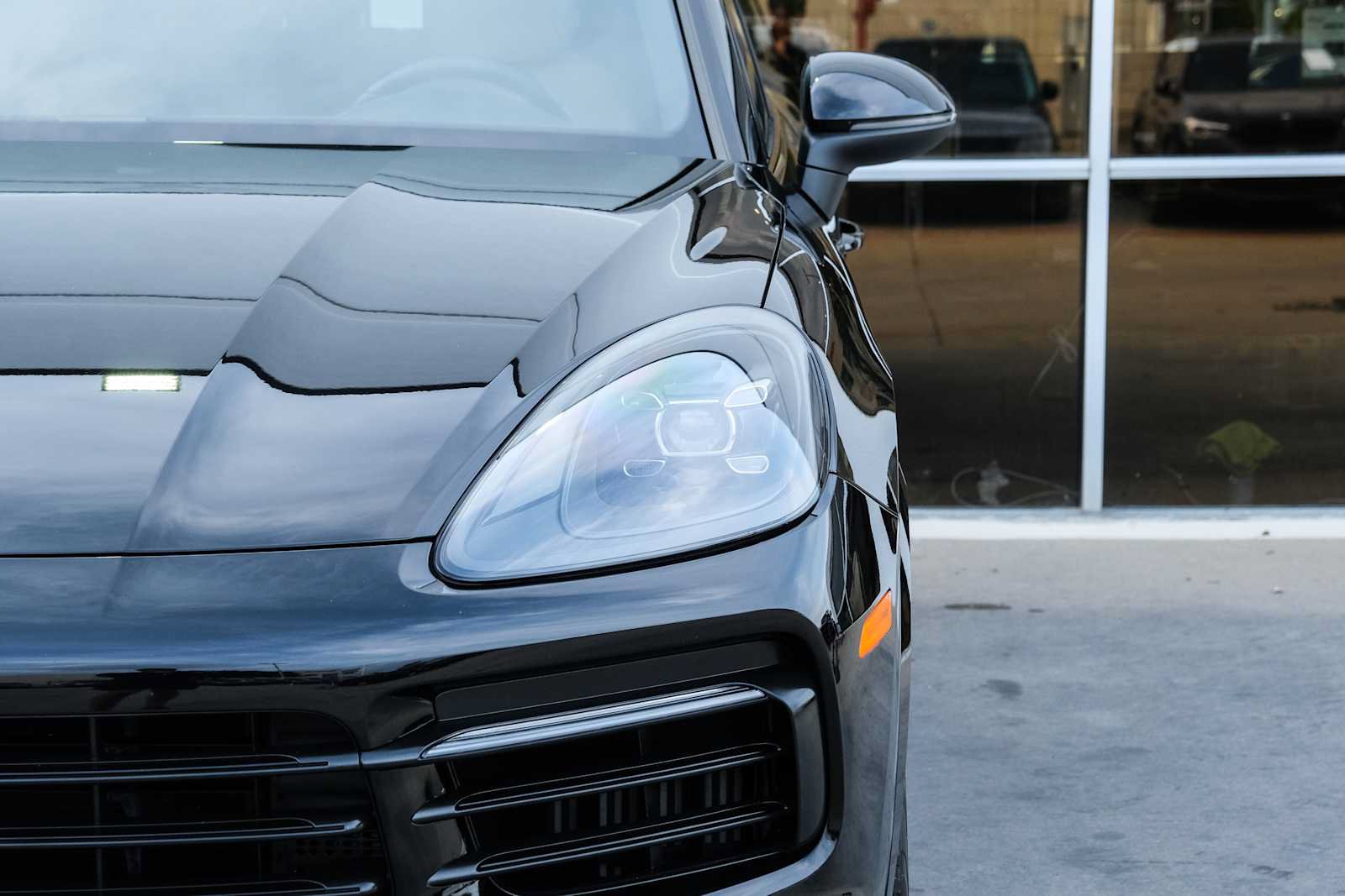 Used 2019 Porsche Cayenne AWD/4WD image 4
