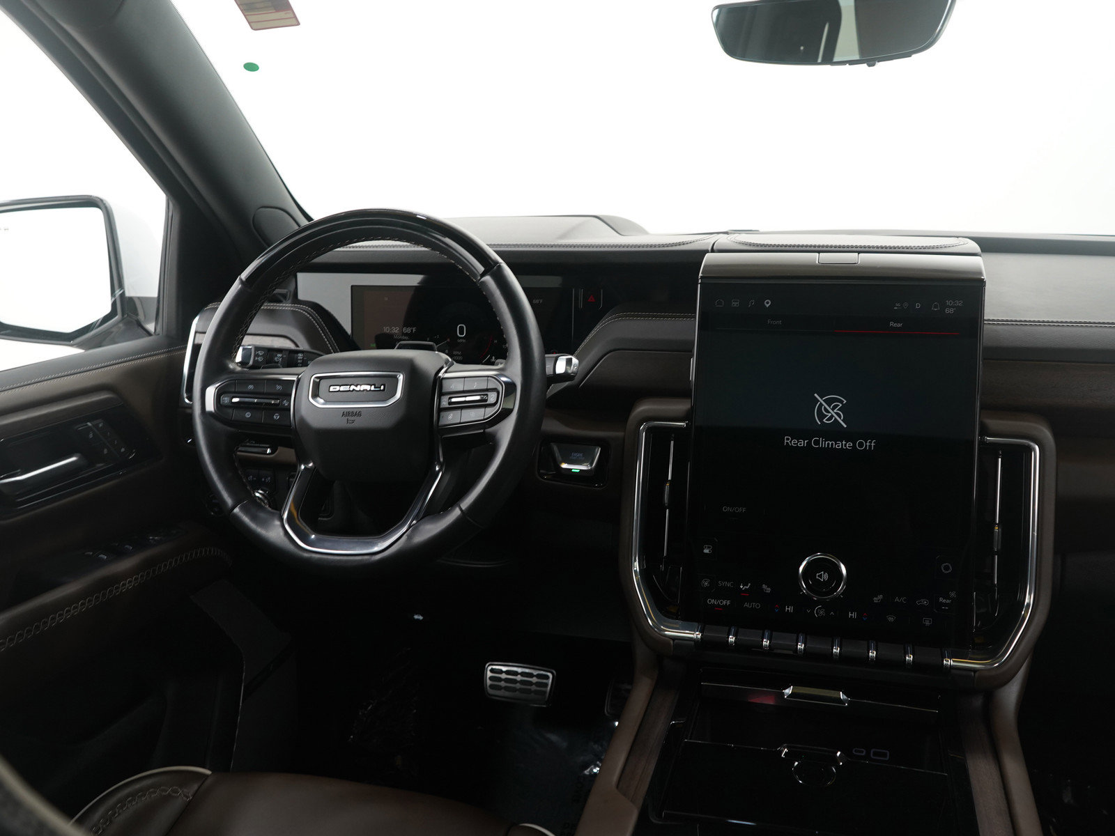 Used 2025 GMC Yukon XL Denali Ultimate w/ LPO, Floor Liner Package image 15