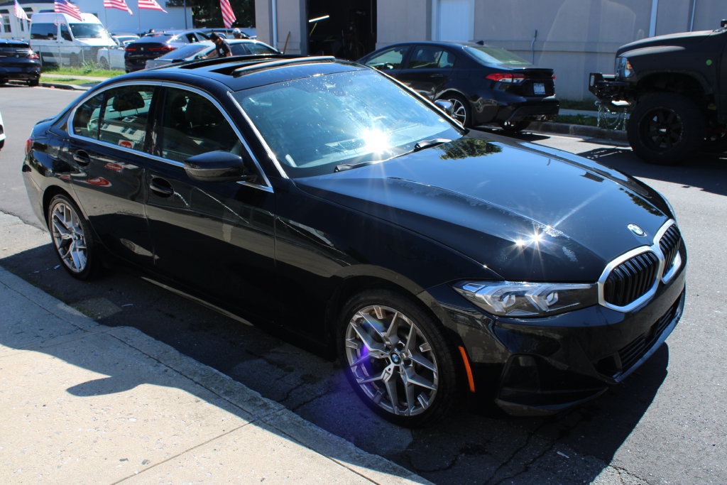 Used 2025 BMW 330i Sedan RWD image 4