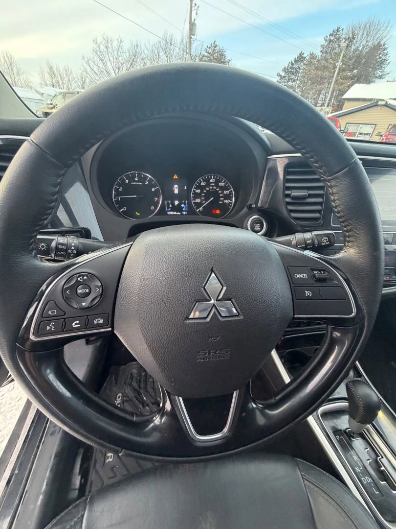 Used 2019 Mitsubishi Outlander SE image 19