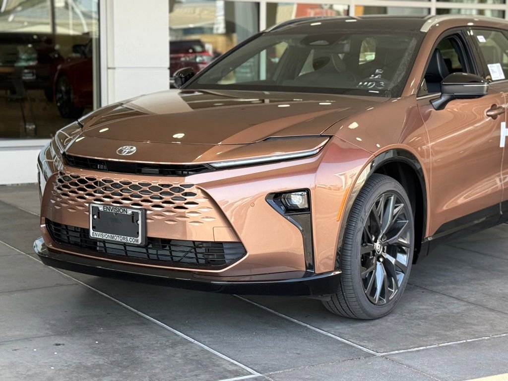 New 2025 Toyota Crown Signia image 3