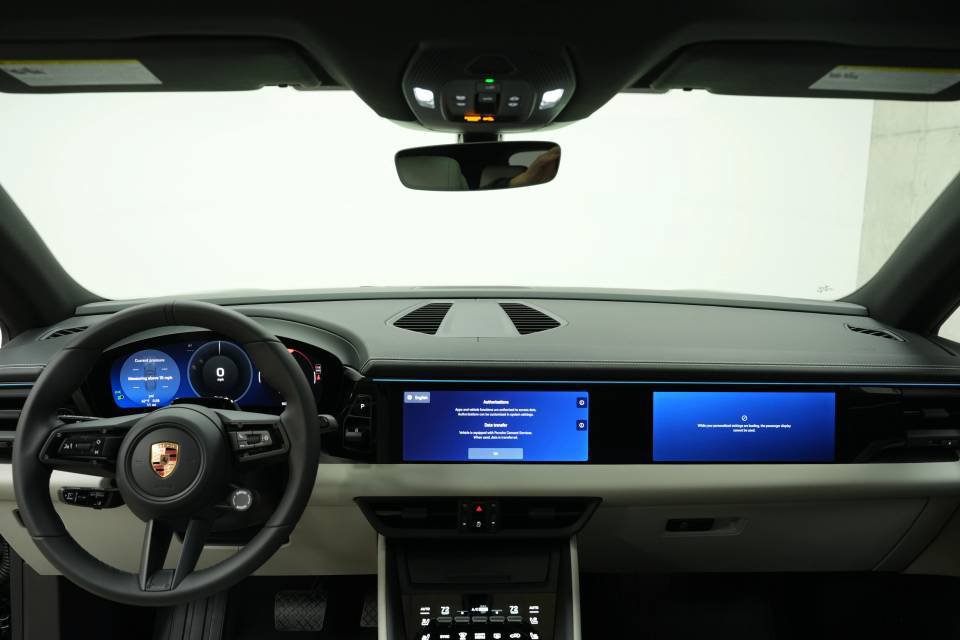 New 2026 Porsche Macan 4 Electric AWD/4WD image 16