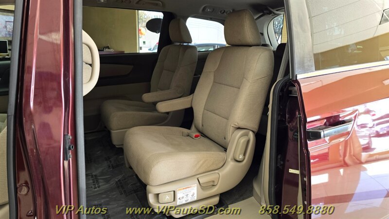 Used 2012 Honda Odyssey LX image 14