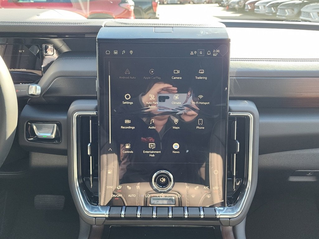 New 2026 GMC Yukon XL Denali w/ Denali Reserve Package image 31