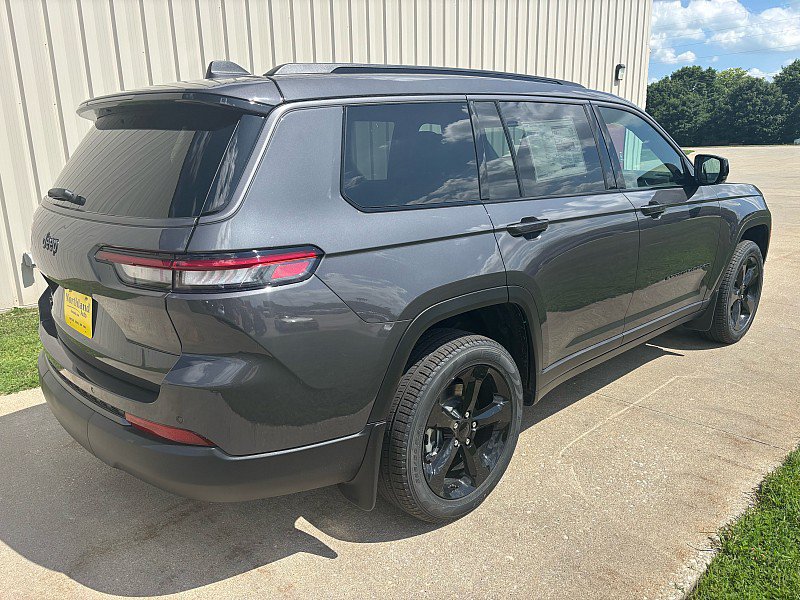 New 2026 Jeep Grand Cherokee L 4WD image 4