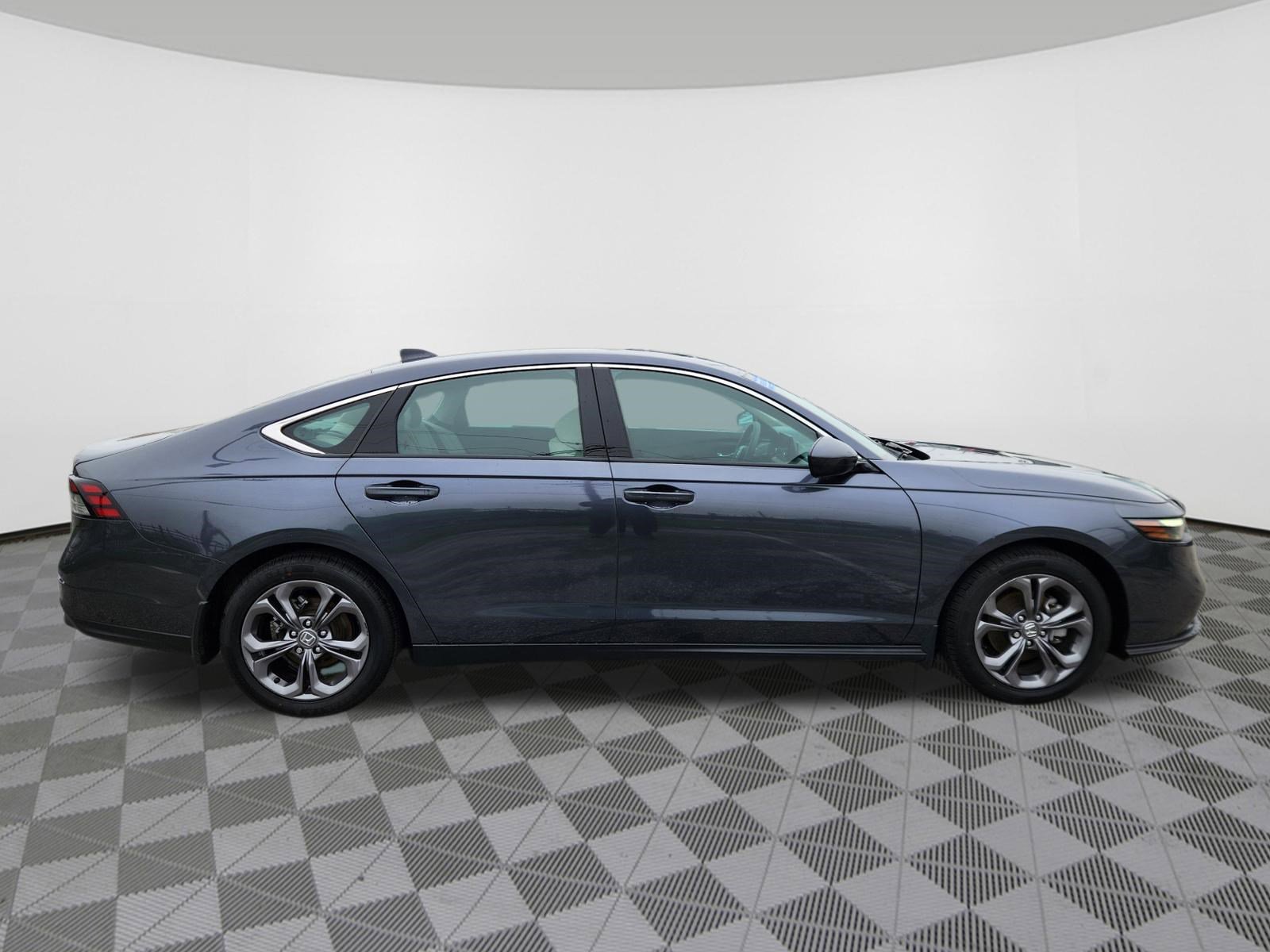 Certified 2023 Honda Accord EX image 6