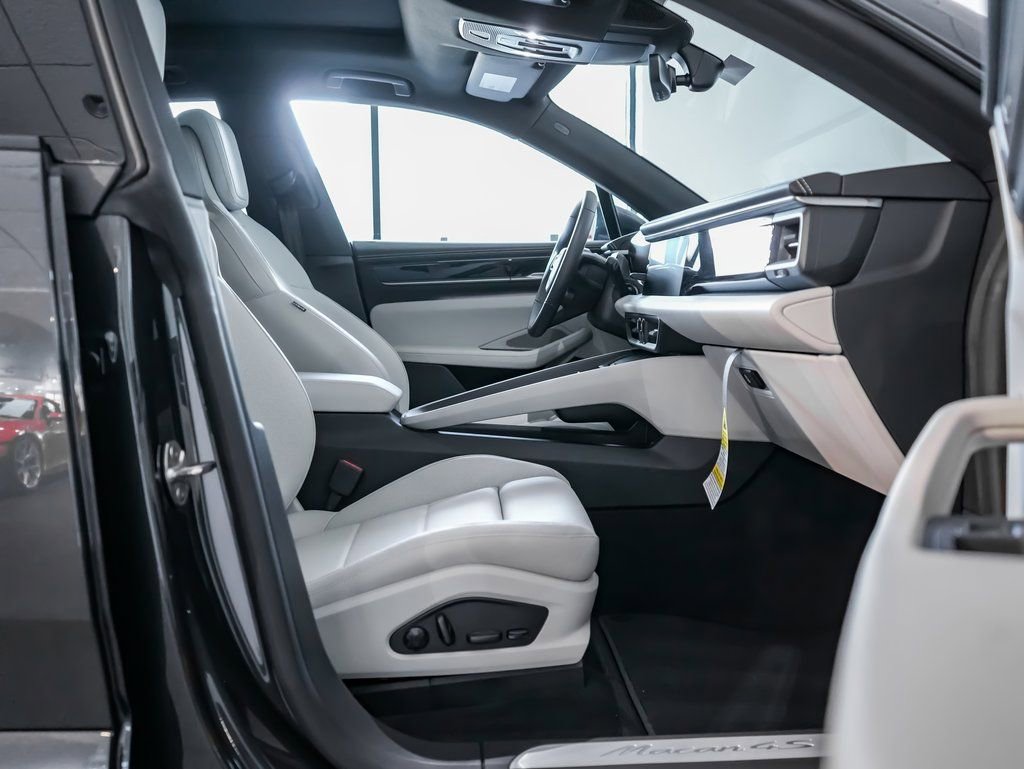 New 2026 Porsche Macan 4S Electric image 29