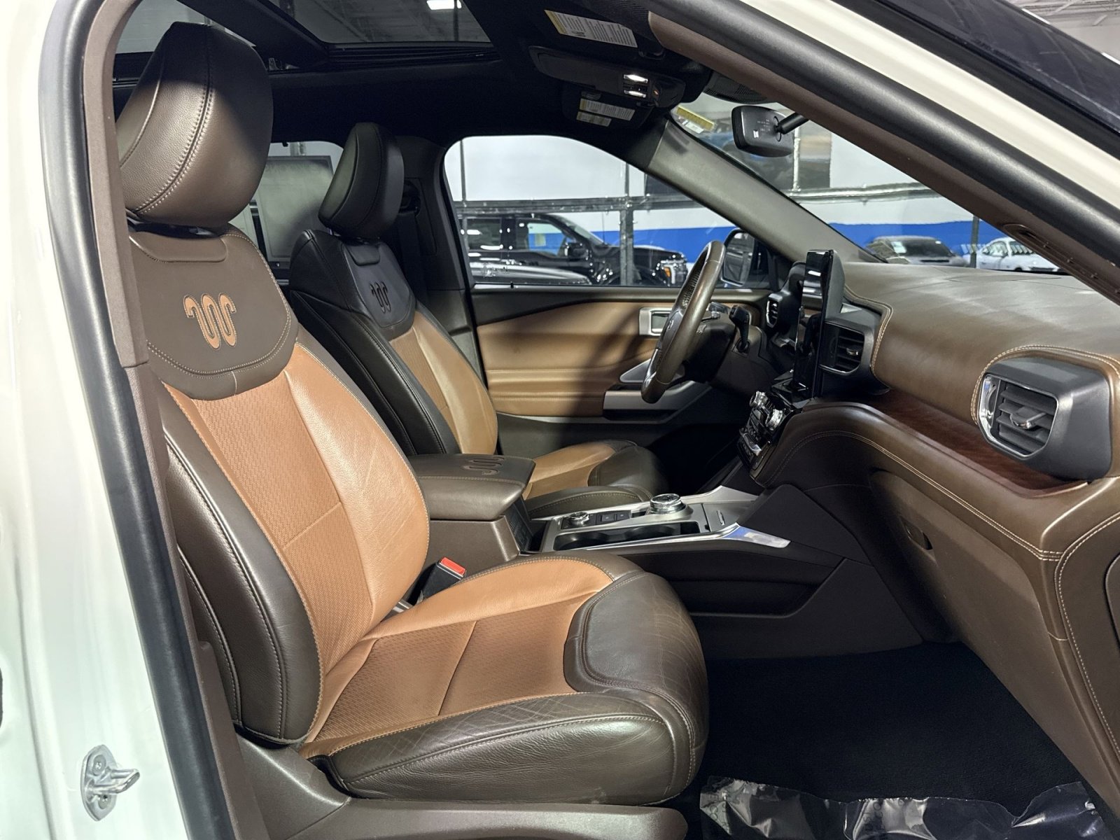 Used 2022 Ford Explorer King Ranch w/ Premium Technology Package AWD/4WD image 34