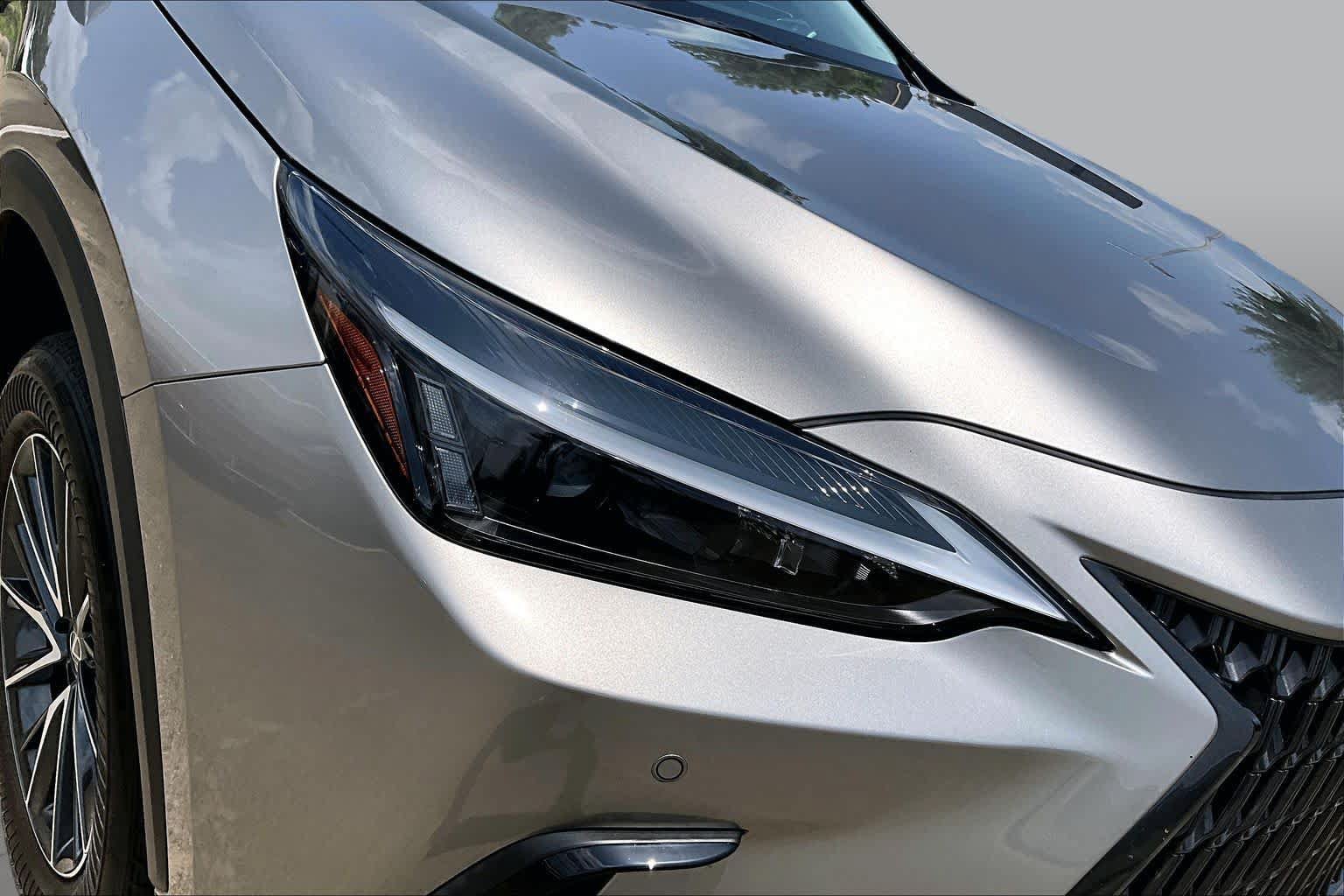 Used 2025 Lexus NX 250 FWD w/ Accessory Package (Z1) image 25