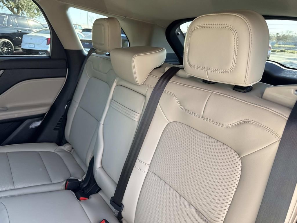 New 2026 Lincoln Corsair Premiere image 14