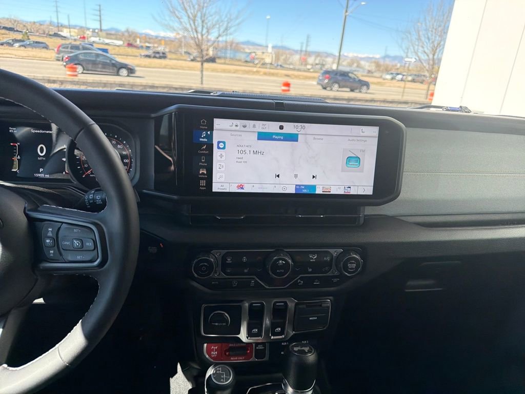 Used 2025 Jeep Wrangler Willys image 16