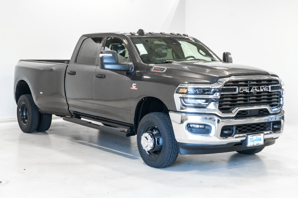 New 2026 RAM 3500 Tradesman AWD/4WD image 6