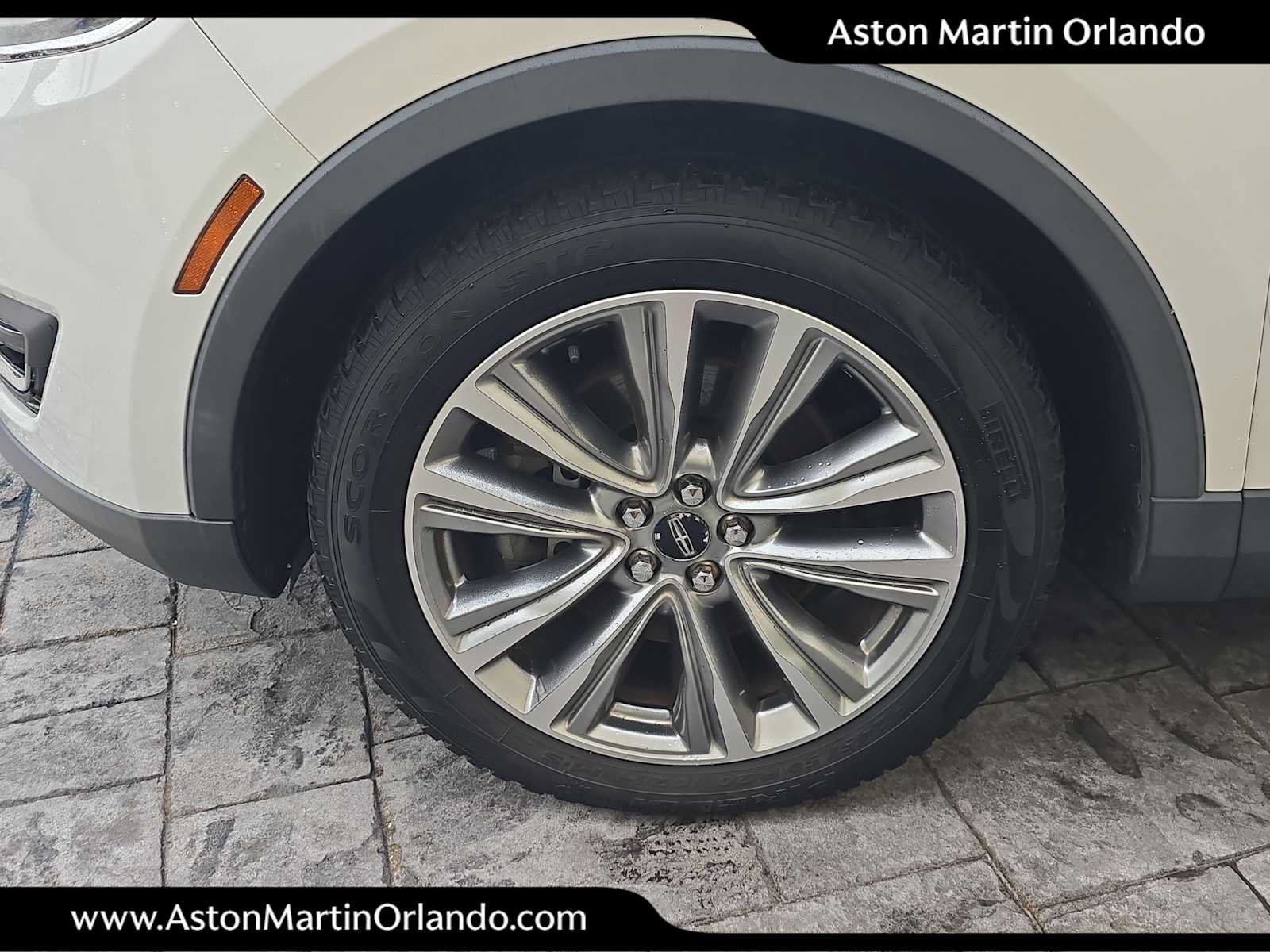 Used 2016 Lincoln MKX Reserve w/ Climate Package AWD/4WD image 9