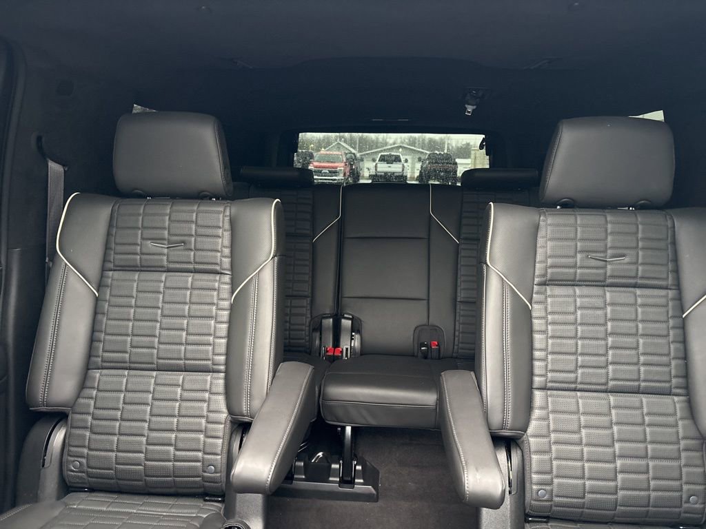 Used 2024 Cadillac Escalade ESV V w/ LPO, ONYX Package image 6