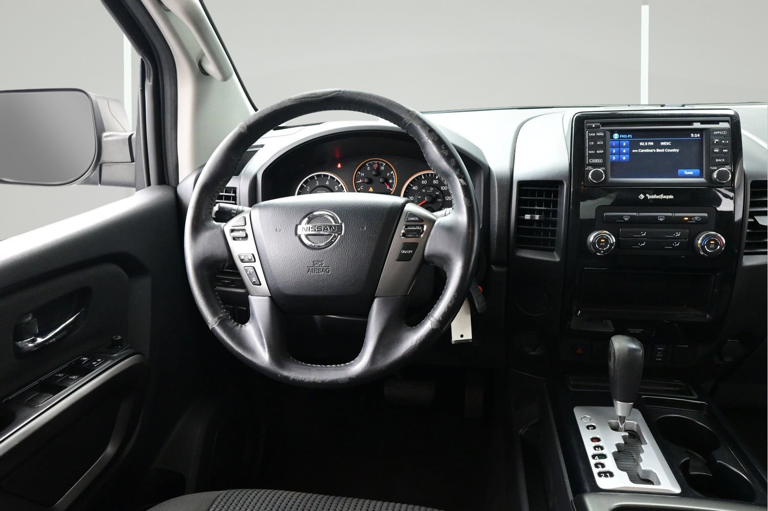 Used 2015 Nissan Titan SV w/ SV Value Truck Package RWD image 12