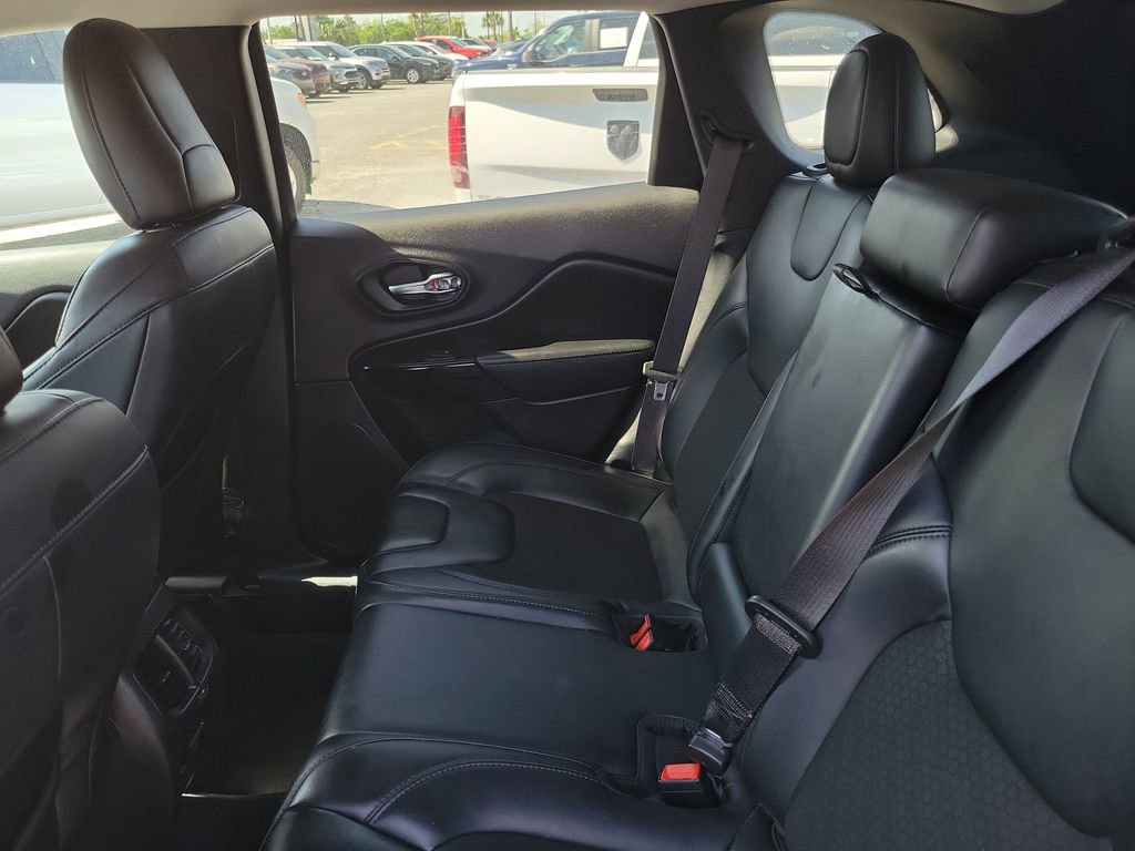 Used 2020 Jeep Cherokee Latitude Plus FWD image 28