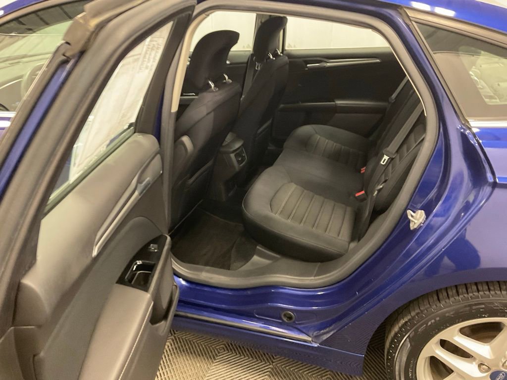 Used 2014 Ford Fusion SE image 25