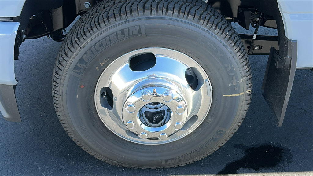 New 2026 Ford F350 Platinum image 9