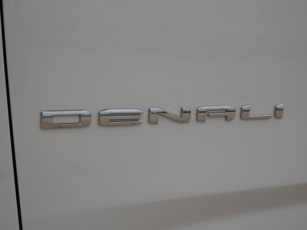 Used 2025 GMC Yukon Denali AWD/4WD image 14