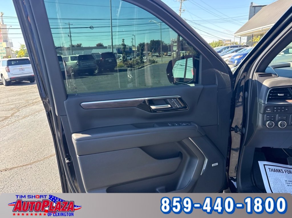 Used 2025 Chevrolet Tahoe Z71 w/ Comfort Package AWD/4WD image 10