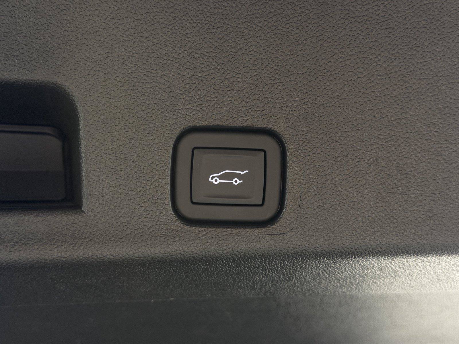 New 2026 GMC Acadia Elevation w/ Elevation Premium Package FWD image 18