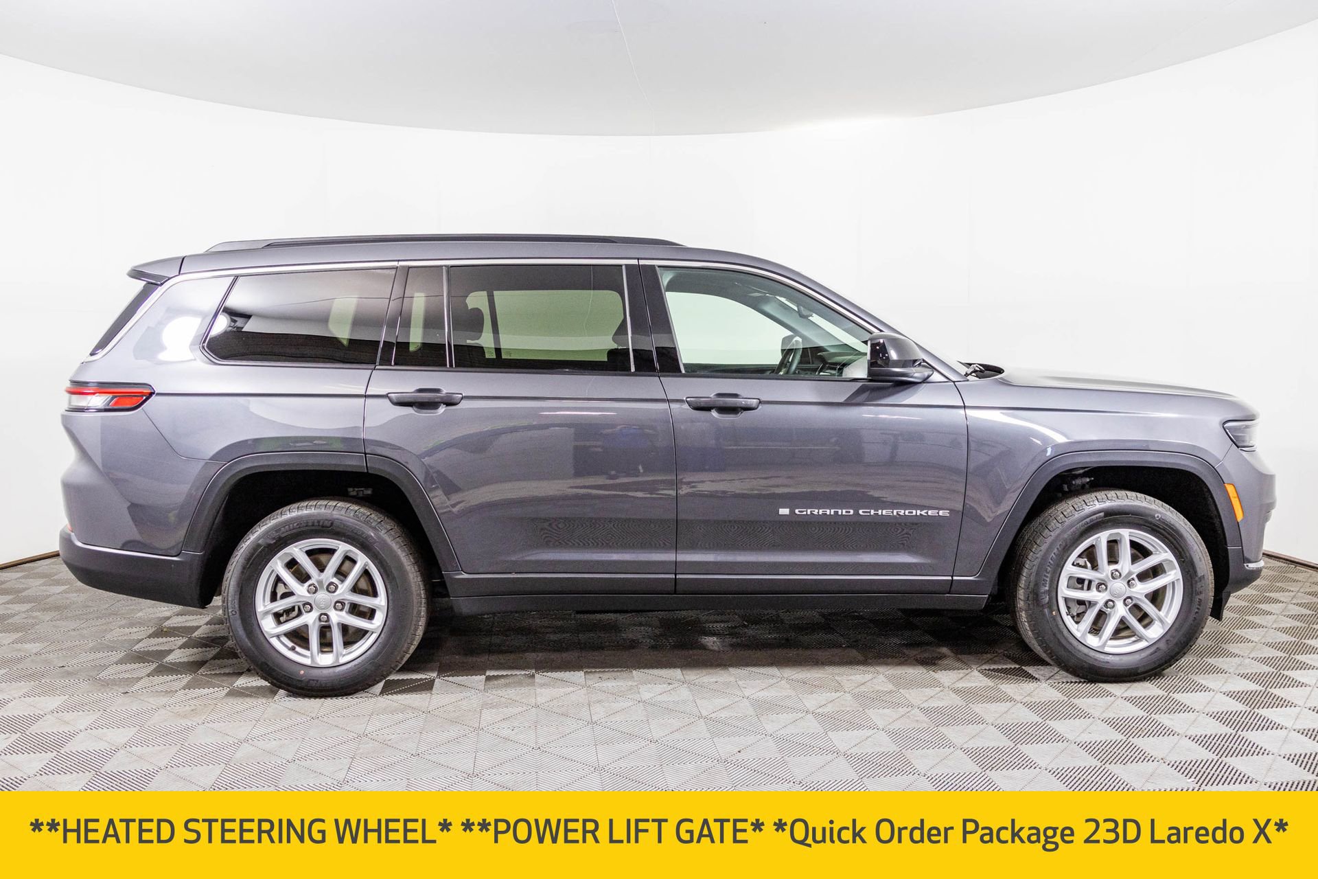 Used 2024 Jeep Grand Cherokee L Laredo w/ Luxury Tech Group I image 9