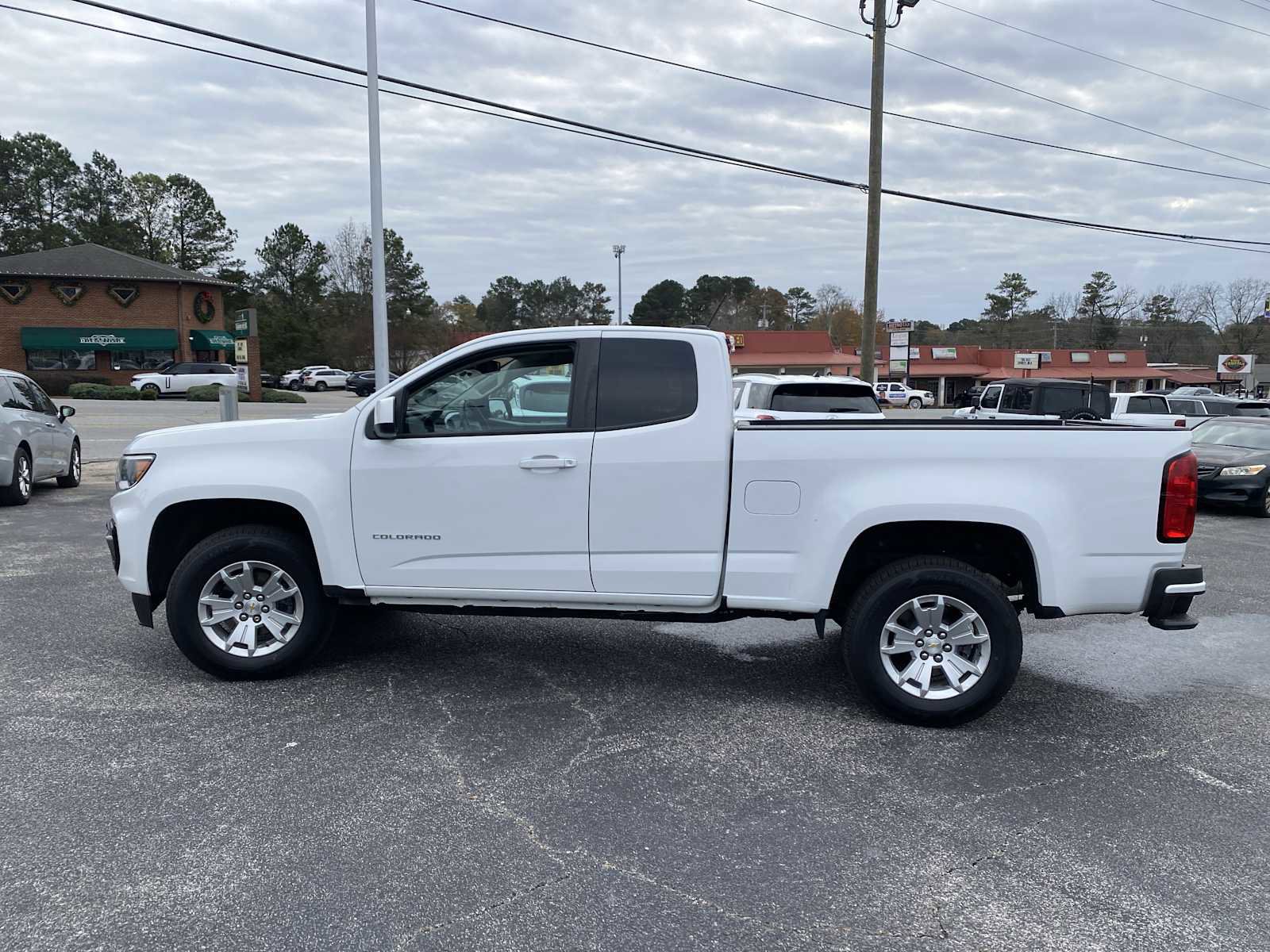 Used 2022 Chevrolet Colorado LT w/ Fleet Safety Package image 8