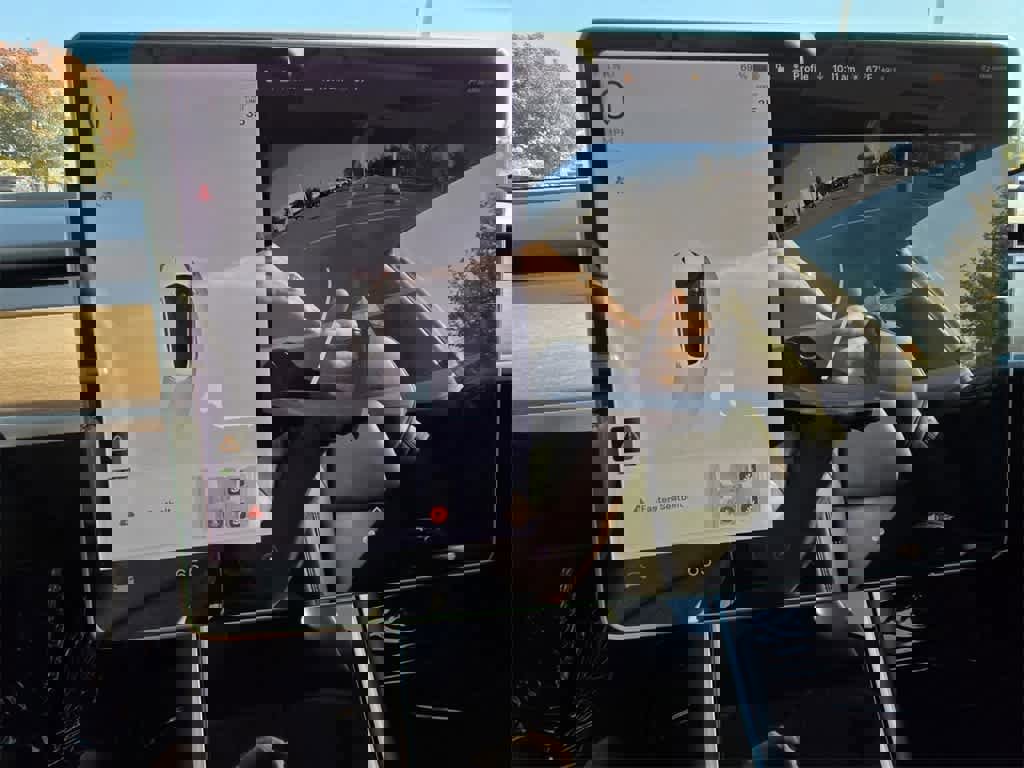 Used 2020 Tesla Model 3 Long Range image 19