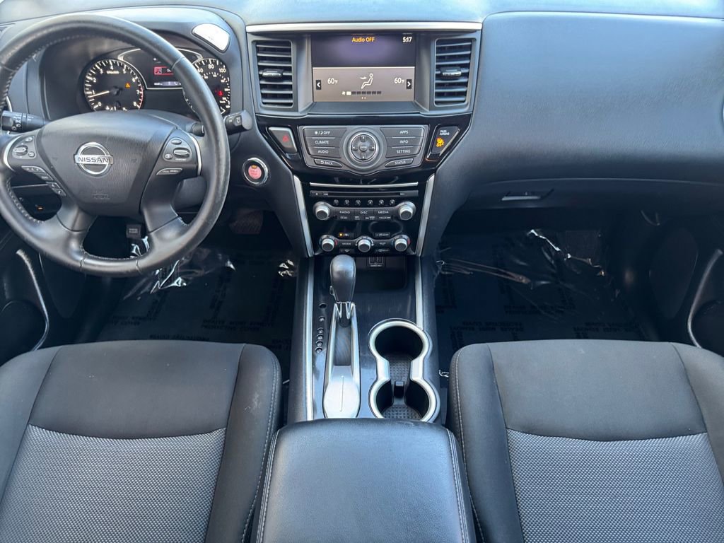Used 2020 Nissan Pathfinder SV image 12